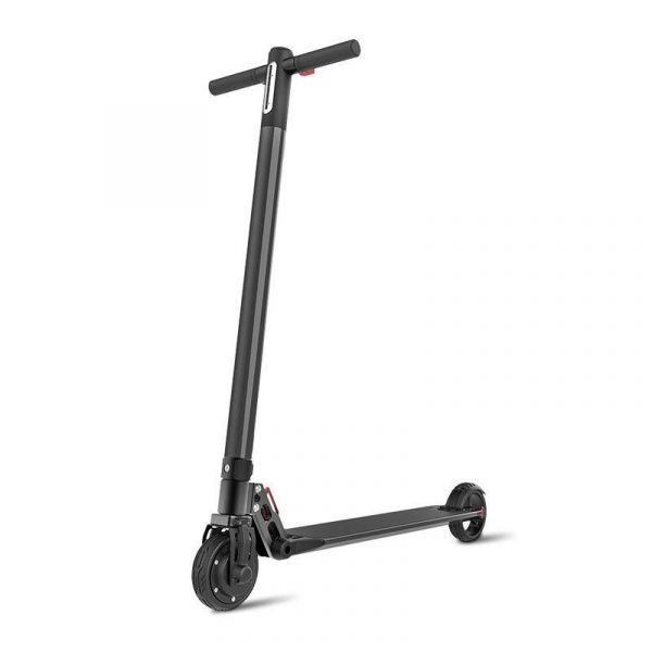 Elektrische Step Power Step One red Deze Power Step One is perfect voor woon-werkverkeer, reizen naar het treinstation of plezier maken in uw plaatselijke park en kan topsnelheden bereiken van meer dan 25 km/h. Deze elektrische step zal de manier waarop je reist voor altijd veranderen, waardoor je tijd bespaart en tegelijkertijd plezier hebt! Dit model is zo ontworpen dat er ook kleinere kinderen op passen en komt in drie verschillende kleuren. Verder is de elektrische step heel gemakkelijk te gebruiken, je kunt in minder dan 5 minuten zelf leren rijden op de Power Step One. De elektrische step heeft twee snelheidsniveaus waardoor ook jij deze Power Step One op zijn best kunt ervaren! Elektrische Step Power Step One Specificaties: Model: Power Step One Kleur: Zwart, Blauw, Rood Motor: 250W Batterij: 25.2V, 4Ah Oplaadtijd: 3 uur Actieradius: 15-20km Grootte product: 100x37x92 Max. snelheid: 25km/h Max. helling: 15 graden Max. gewicht: 120kg Brand grootte: 6inch
