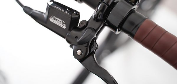 Cortoba-Urban-Deluxe-Plus-elektrische-bakfiets-zwart-zwart-6